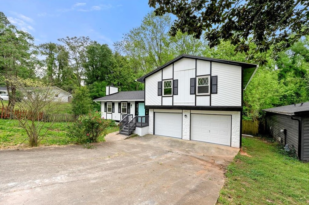 1160 Mannbrook Dr, Stone Mountain, GA 30083-5315