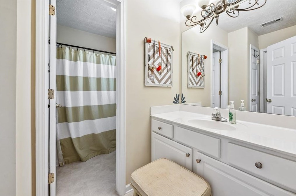 1372 Culverstone Dr, Lawrenceville GA  30043-4770 exterior