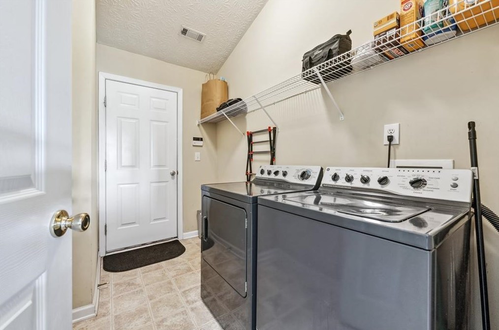 1372 Culverstone Dr, Lawrenceville GA  30043-4770 exterior
