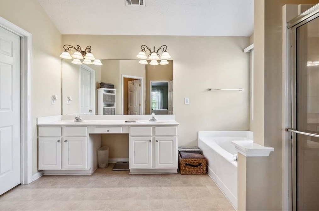 1372 Culverstone Dr, Lawrenceville GA  30043-4770 exterior