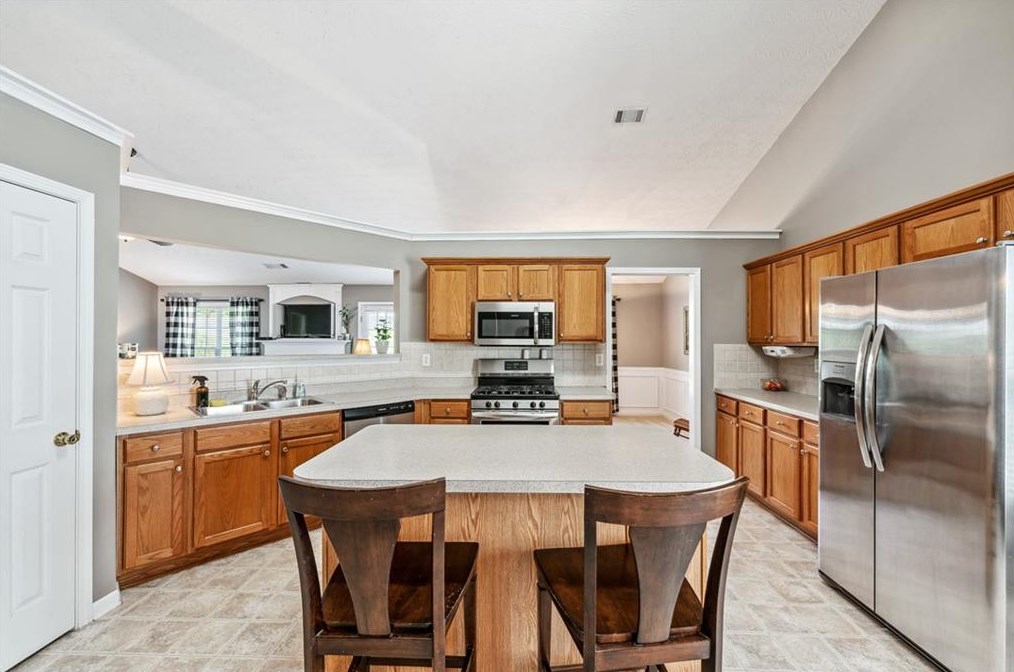 1372 Culverstone Dr, Lawrenceville GA  30043-4770 exterior