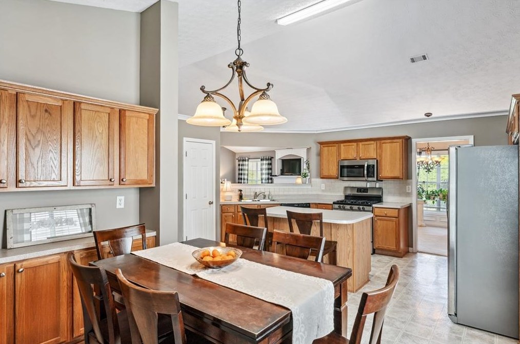 1372 Culverstone Dr, Lawrenceville GA  30043-4770 exterior