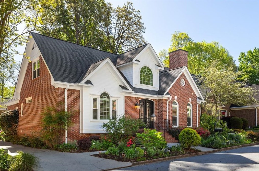 2813 Livsey Oaks Dr, Tucker, GA 30084