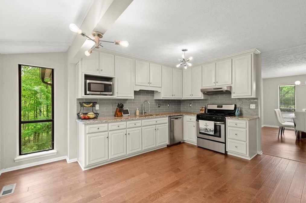 3513 Vinings North Trce, Smyrna GA  30080-4583 exterior