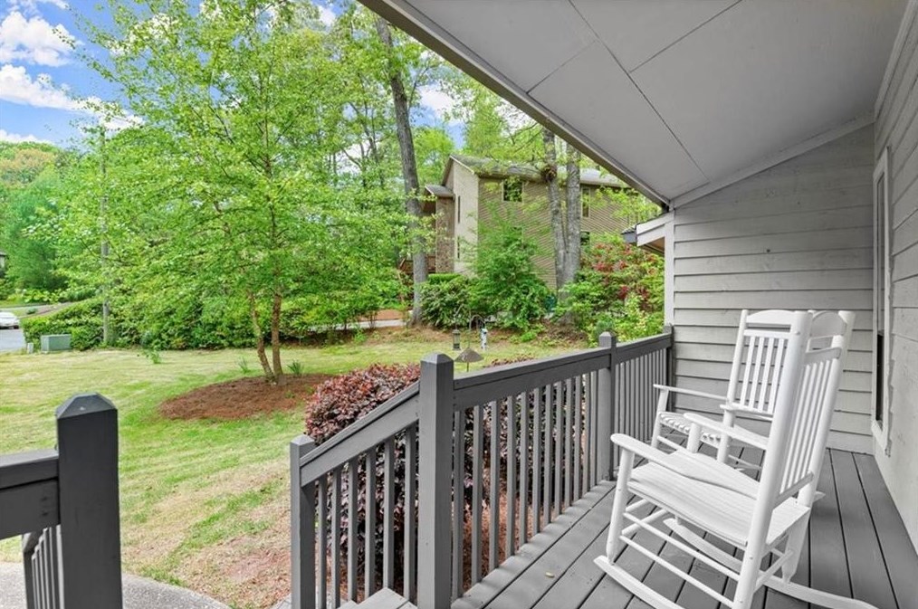 3513 Vinings North Trce, Smyrna GA  30080-4583 exterior