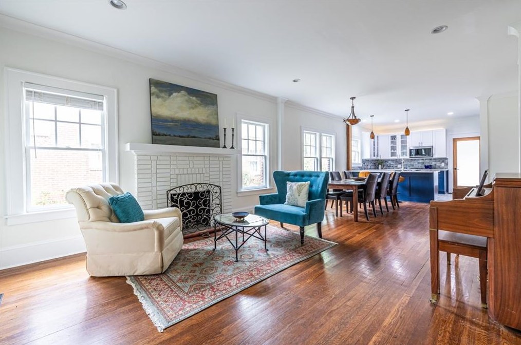 208 Mead Rd, Decatur GA  30030-3623 exterior