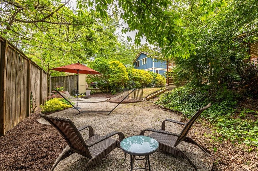 208 Mead Rd, Decatur GA  30030-3623 exterior