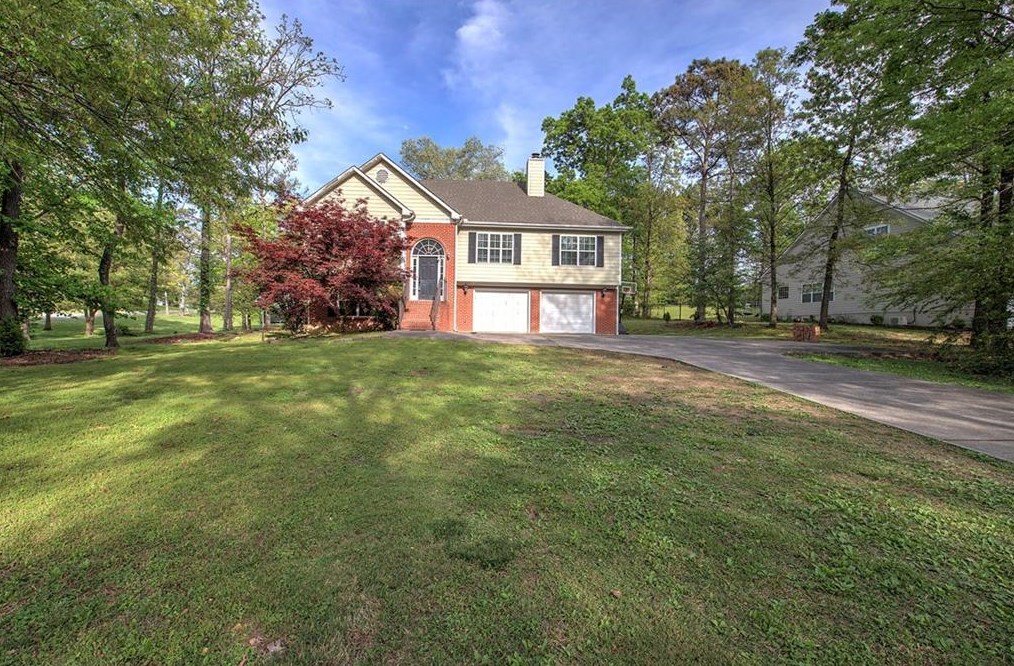 122 Richland St, Calhoun, GA 30701-4271