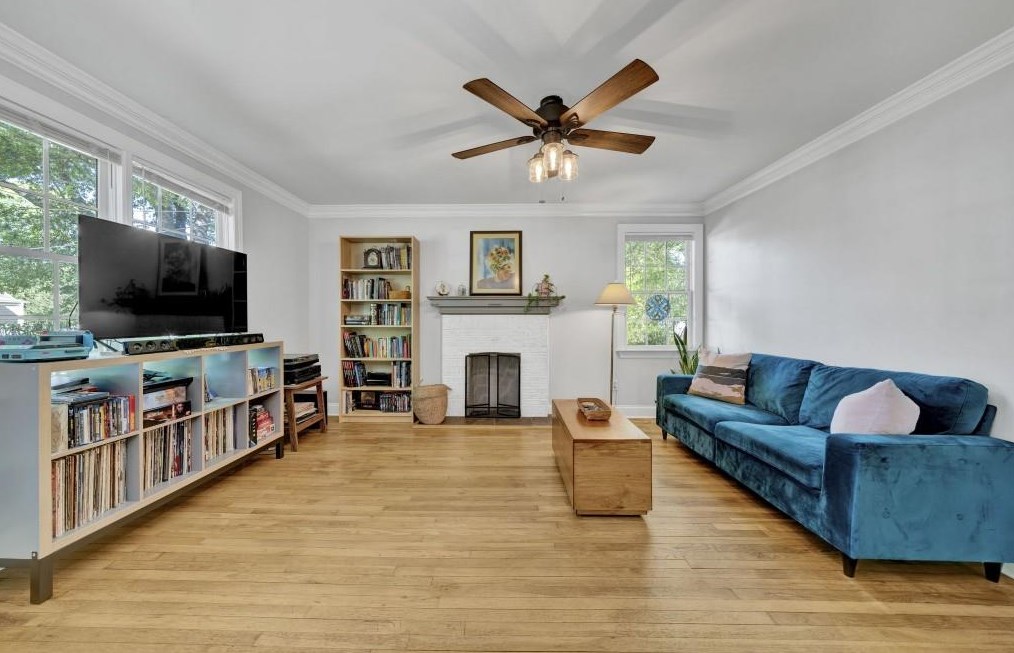 41 Buena Vista St, Winder, GA 30680