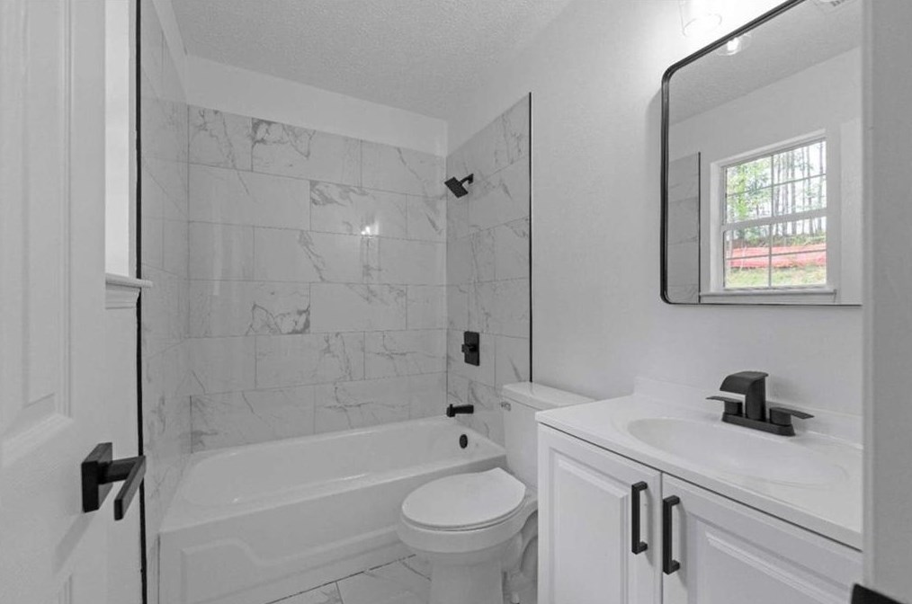 2383 Deep Shoals Cir, Decatur GA  30034-1236 exterior