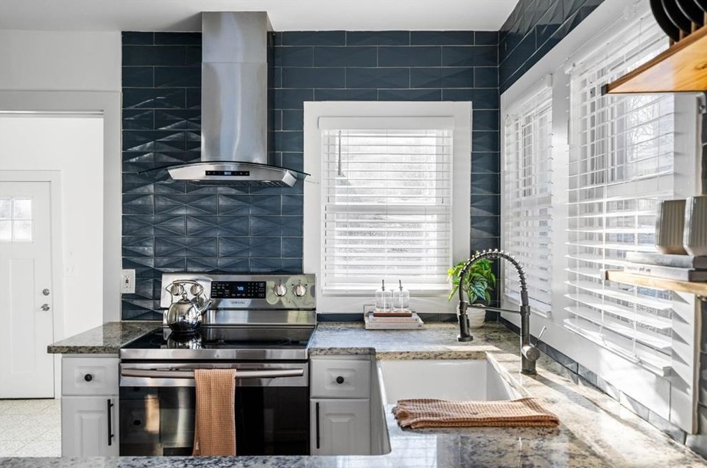 670 Florence Pl, Atlanta GA  30318-5006 exterior