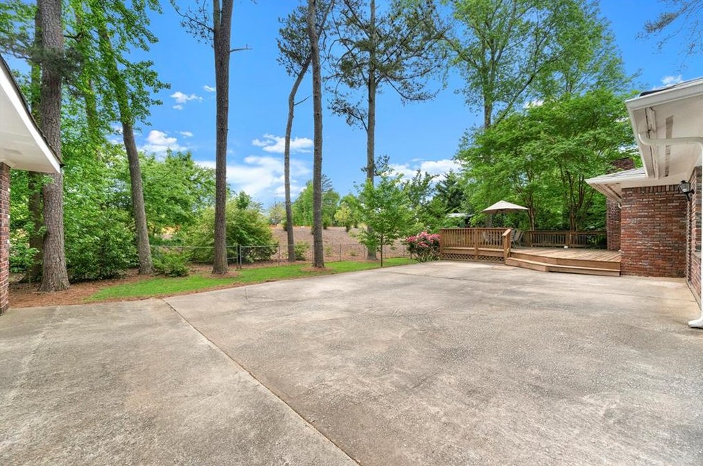 2040 Argyle Dr, Smyrna GA  30080-3812 exterior