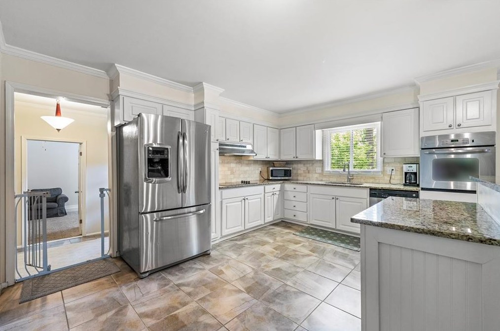 2040 Argyle Dr, Smyrna GA  30080-3812 exterior