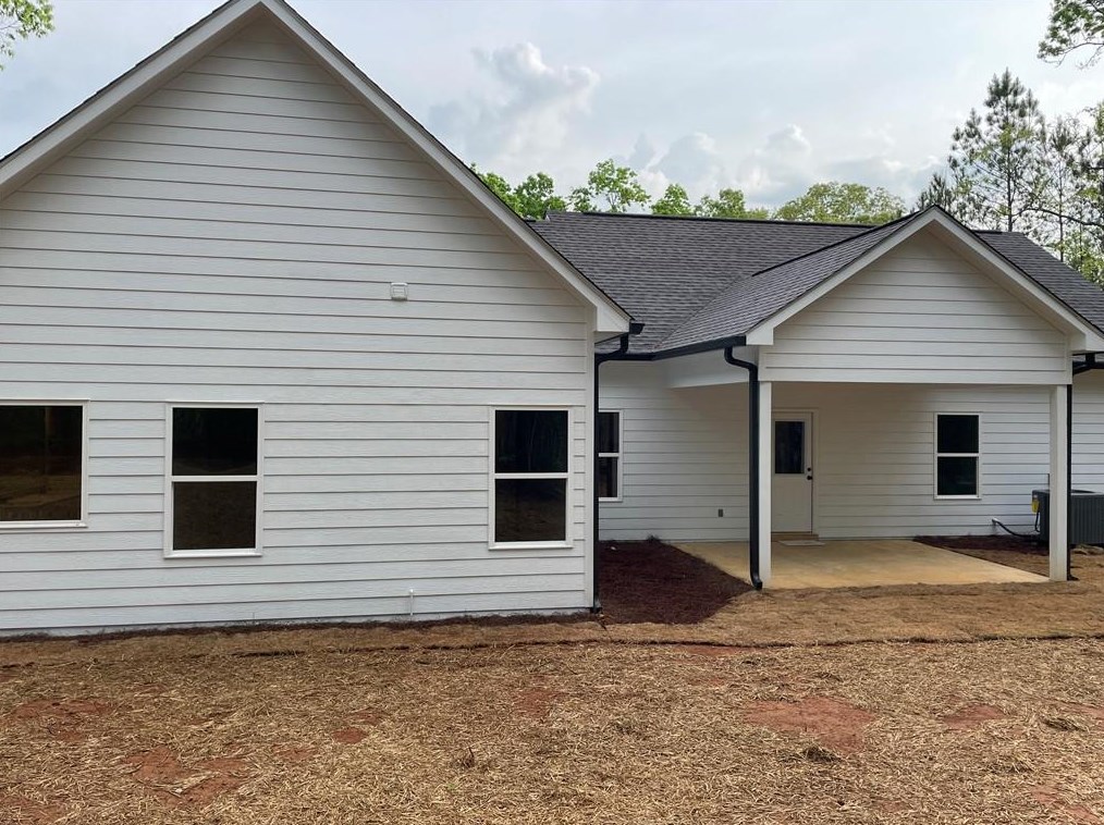 110 Willow Leaf Dr, Buchanan, GA 30113