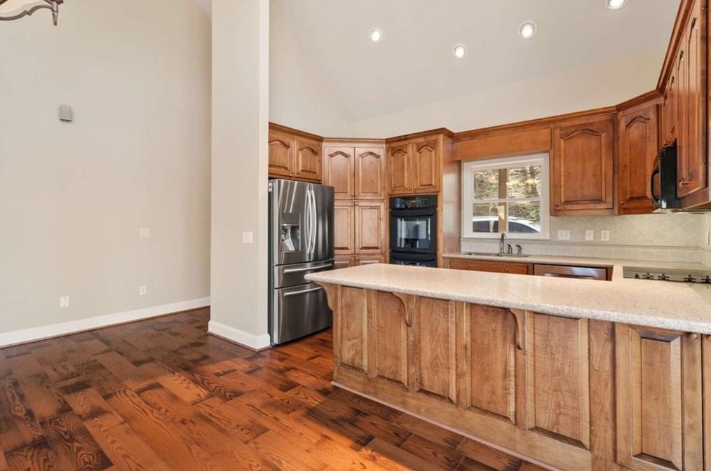 185 Sassafras Mtn Trl, Big Canoe GA  30143-7970 exterior