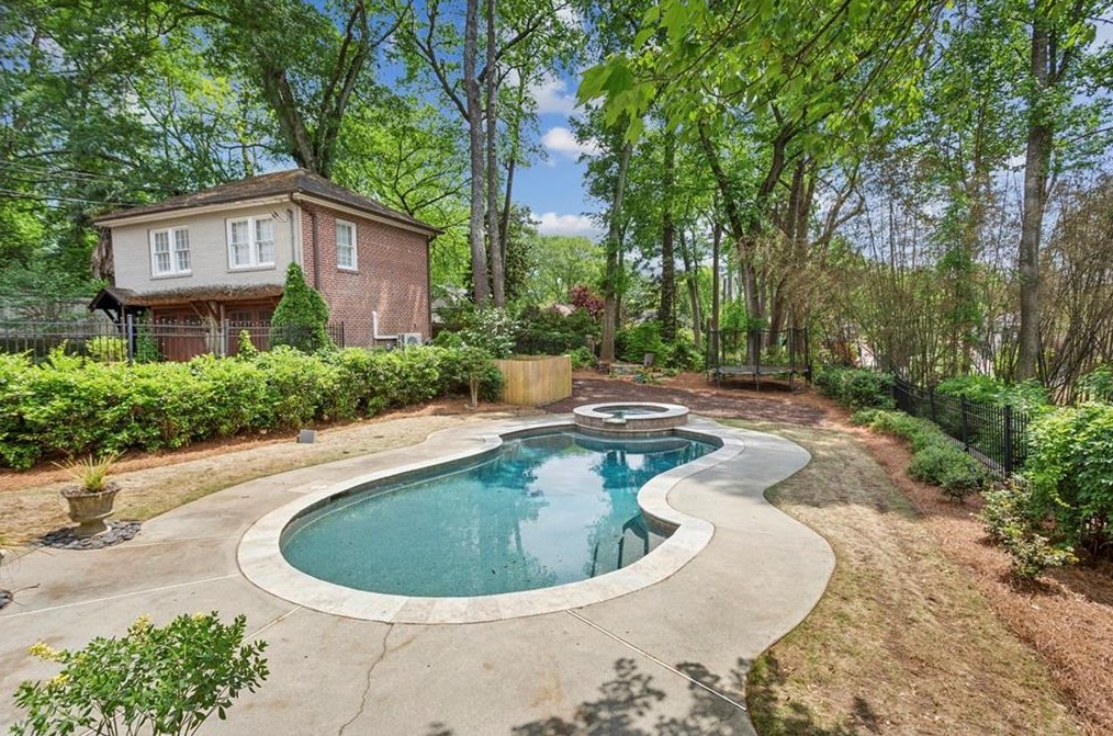 13 Roanoke Ave, Atlanta GA  30305-4345 exterior