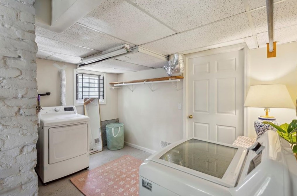 13 Roanoke Ave, Atlanta GA  30305-4345 exterior