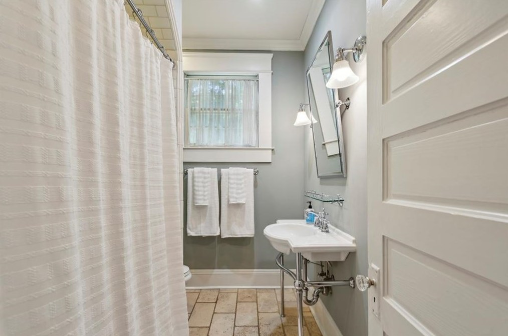 13 Roanoke Ave, Atlanta GA  30305-4345 exterior