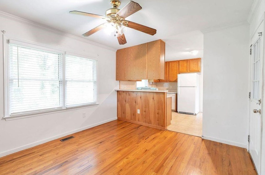 1483 Thomas Rd, Decatur GA  30030-4624 exterior