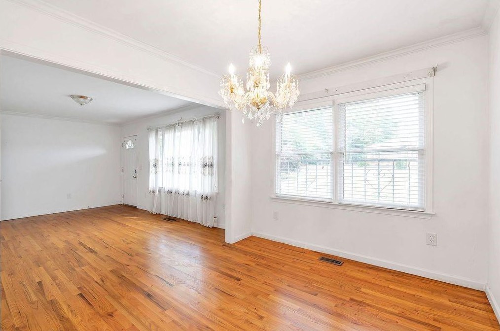 1483 Thomas Rd, Decatur GA  30030-4624 exterior