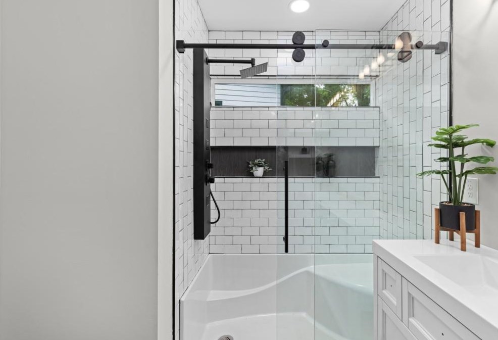 1019 Regis Rd, Atlanta GA  30315-7615 exterior