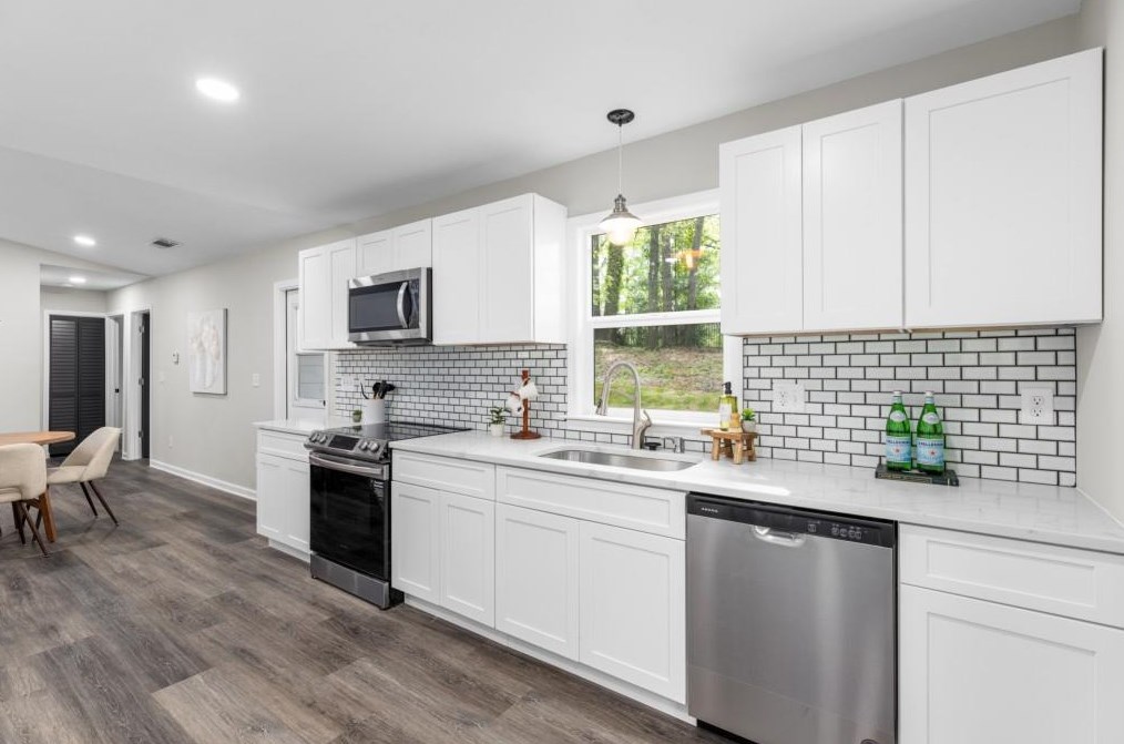 1019 Regis Rd, Atlanta GA  30315-7615 exterior