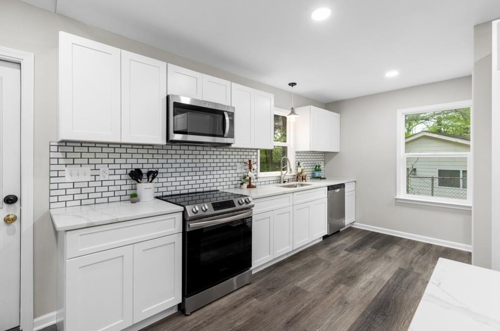 1019 Regis Rd, Atlanta GA  30315-7615 exterior