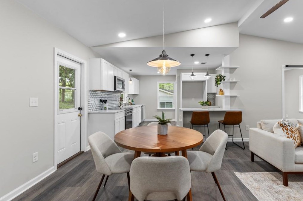 1019 Regis Rd, Atlanta GA  30315-7615 exterior