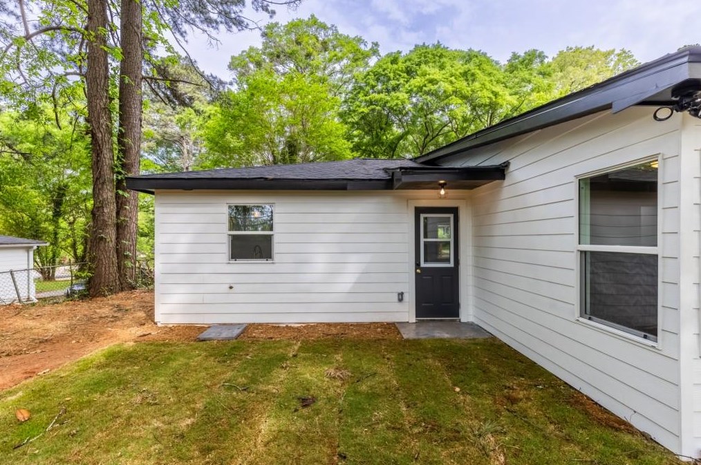 1019 Regis Rd, Atlanta GA  30315-7615 exterior