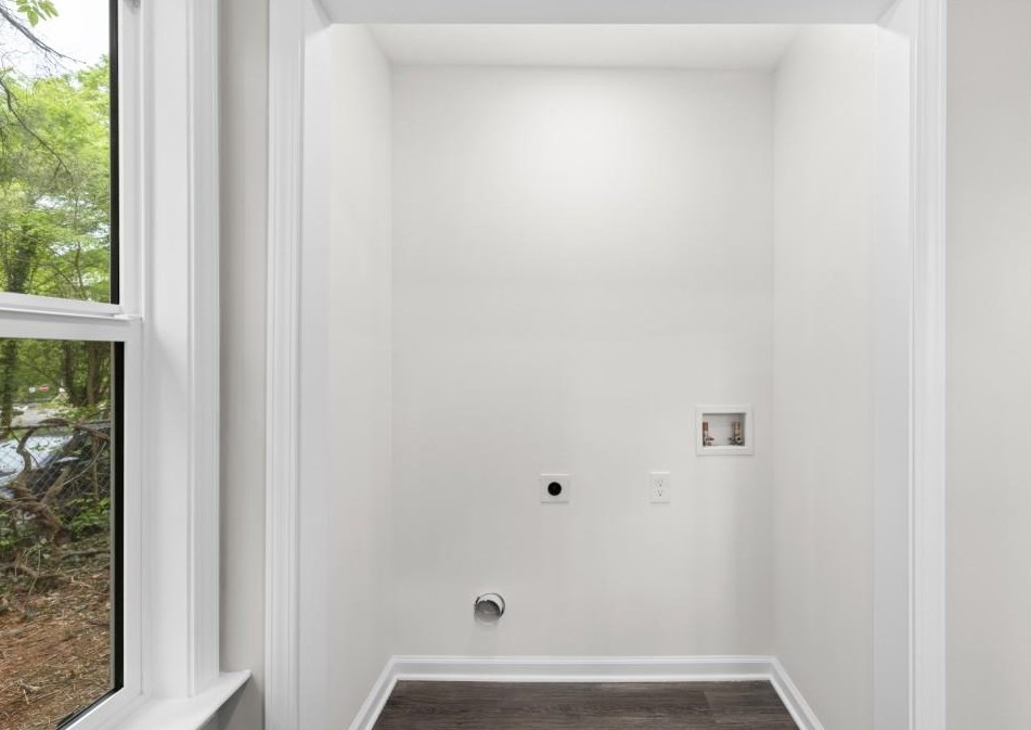 1019 Regis Rd, Atlanta GA  30315-7615 exterior