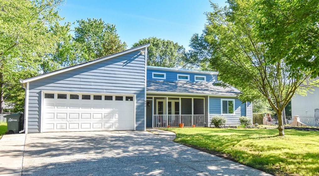 660 Applewood Ln, Marietta, GA 30064-2106