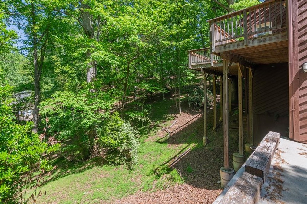 715 Lake Top Way, Roswell GA  30076-3038 exterior