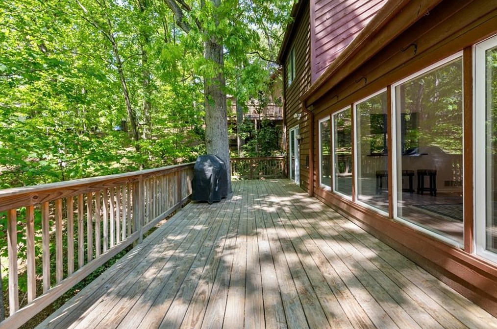 715 Lake Top Way, Roswell GA  30076-3038 exterior