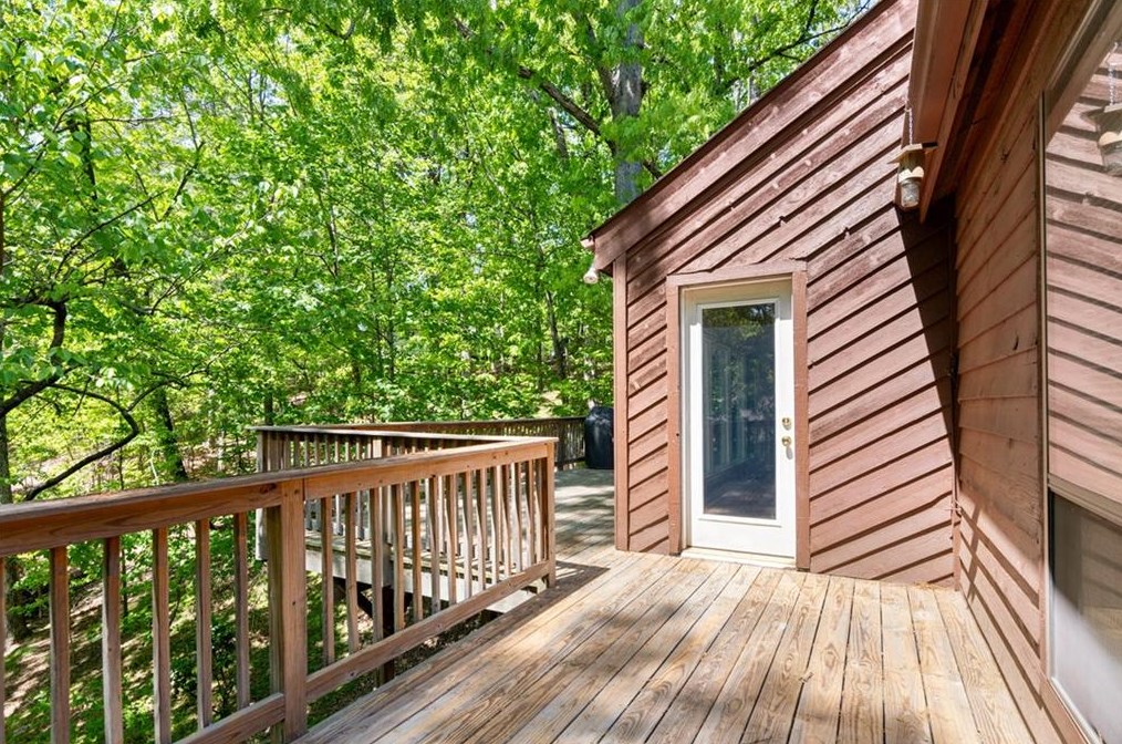 715 Lake Top Way, Roswell GA  30076-3038 exterior
