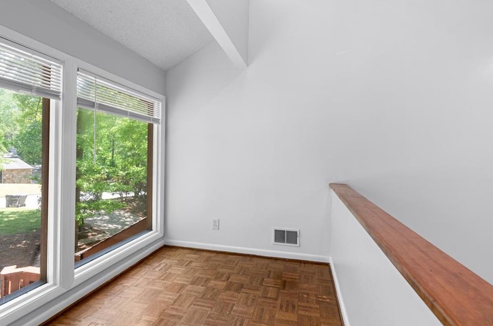 715 Lake Top Way, Roswell GA  30076-3038 exterior