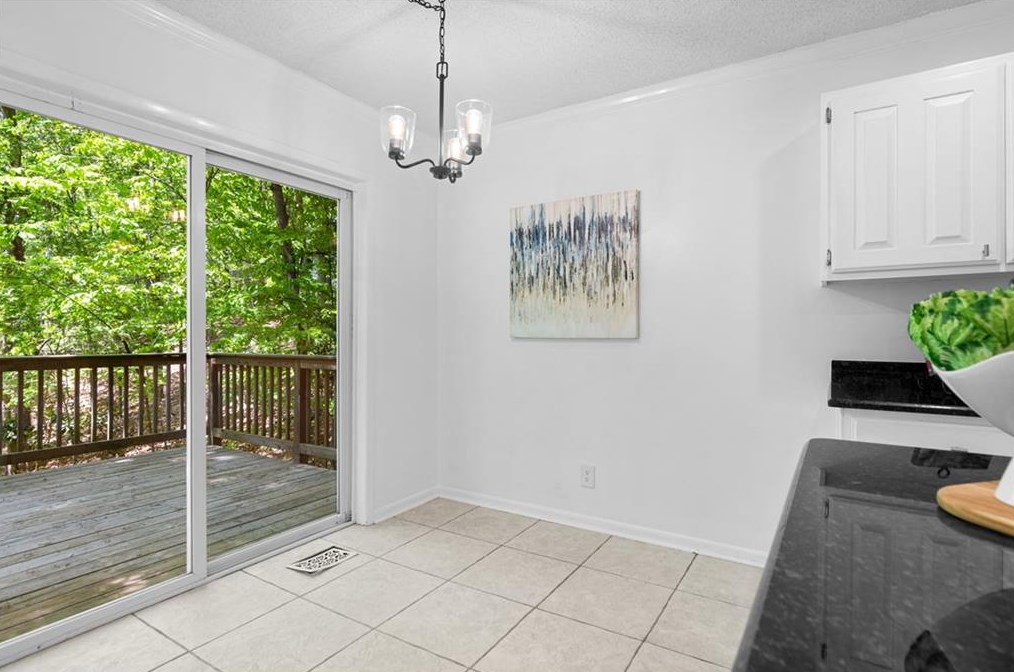 715 Lake Top Way, Roswell GA  30076-3038 exterior