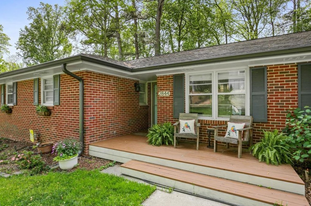 2844 Cravenridge Dr, Atlanta, GA 30319-2922