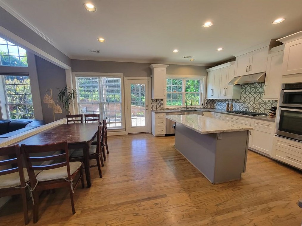 2161 Wrights Mill Cir, Atlanta GA  30324-2792 exterior