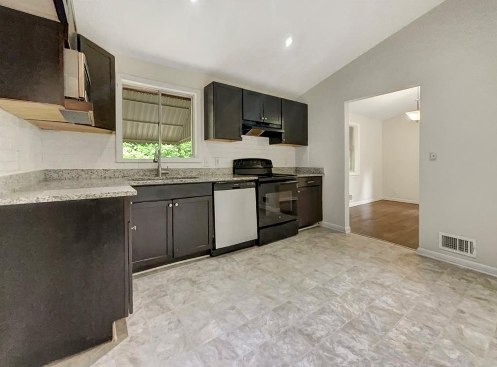 4483 Clement Dr, Atlanta GA  30331-4519 exterior