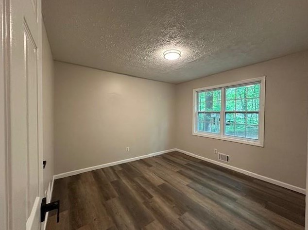 135 Lakeview Dr, Stockbridge GA  30281-1756 exterior