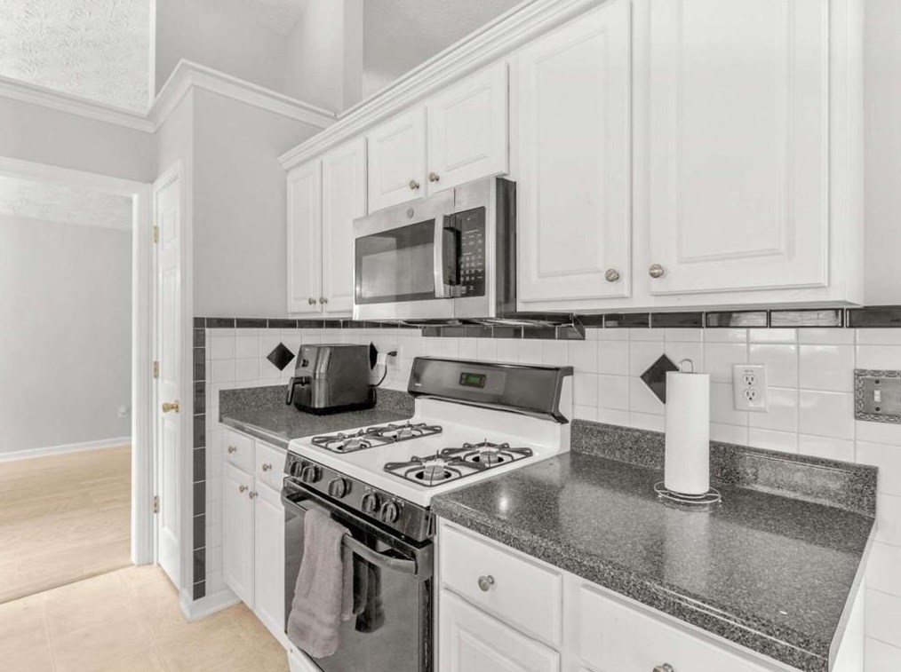 3182 Kings Bay Cir, Decatur GA  30034-7122 exterior