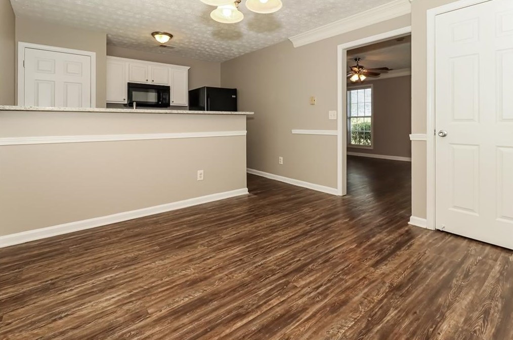 3915 Riverside Pkwy, Decatur GA  30034-7336 exterior