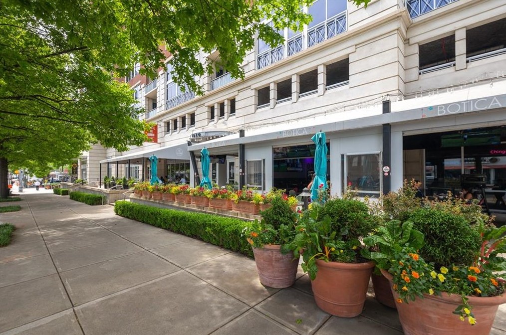 1820 Peachtree St, Atlanta GA  30309-1878 exterior