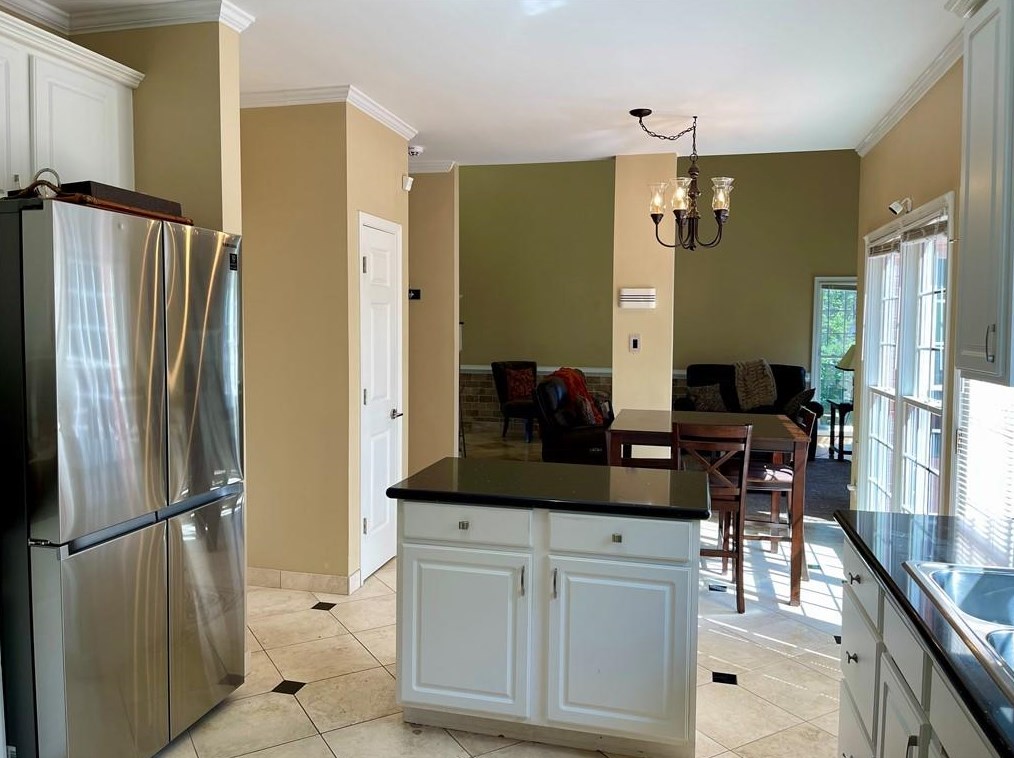 3040 Stone Rd, Atlanta GA  30344-5636 exterior