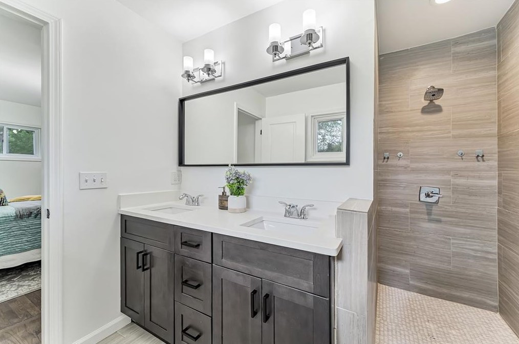 1646 Hollyhock Ter, Decatur GA  30032-4858 exterior