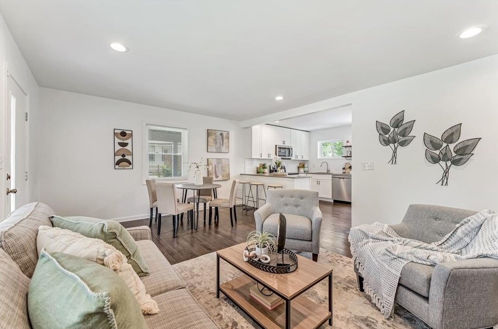 1646 Hollyhock Ter, Decatur GA  30032-4858 exterior