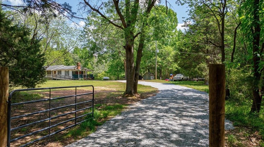 475 Cooper Rd, Comer, GA 30629-4101
