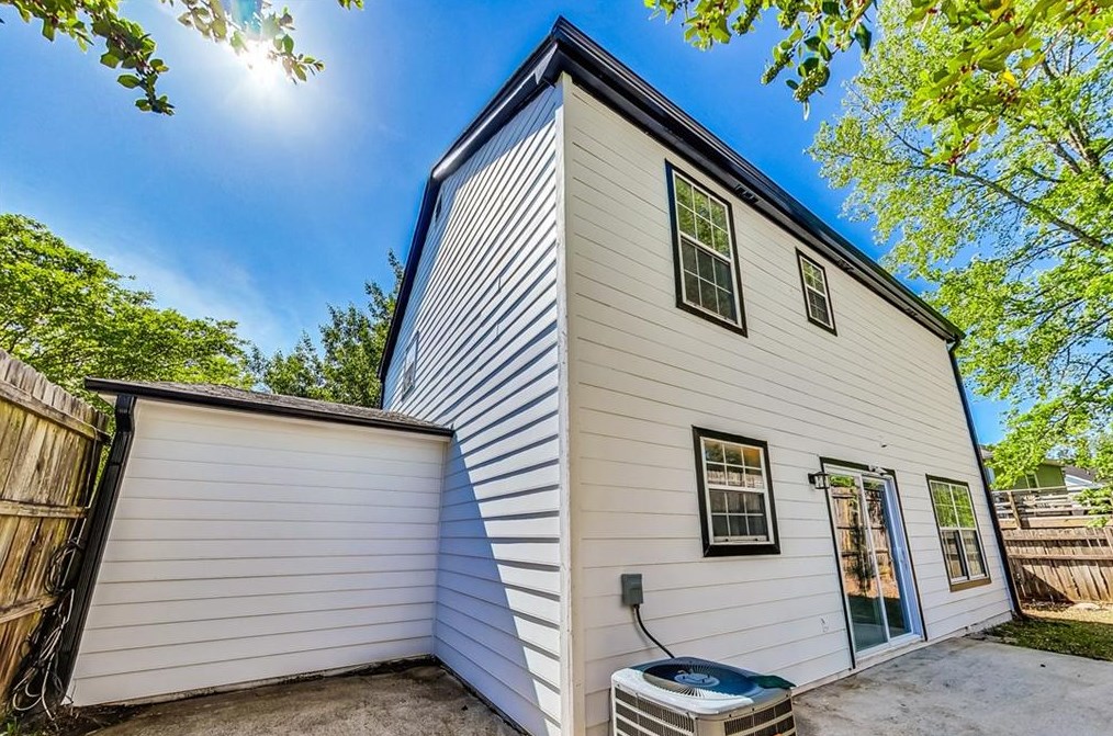 2326 Hampton Dr, Decatur GA  30035-3635 exterior