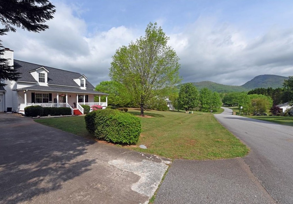 23 Huntingdon Dr, Cleveland, GA 30528