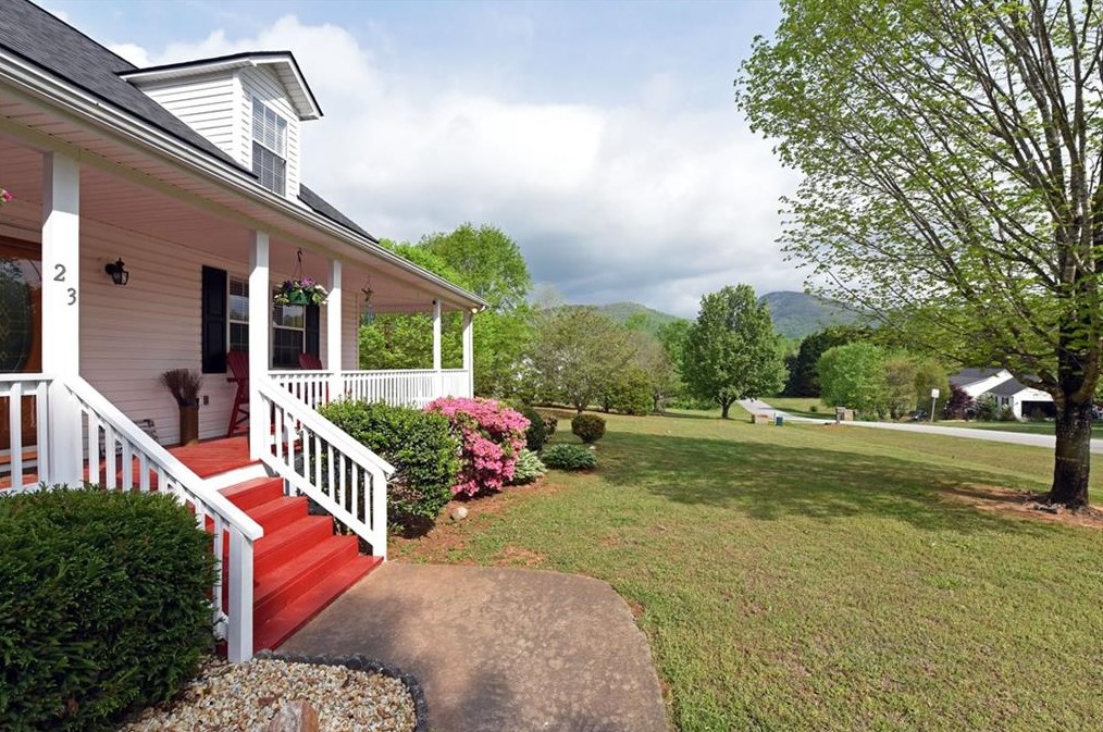 23 Huntingdon Dr, Cleveland GA  30528-3134 exterior